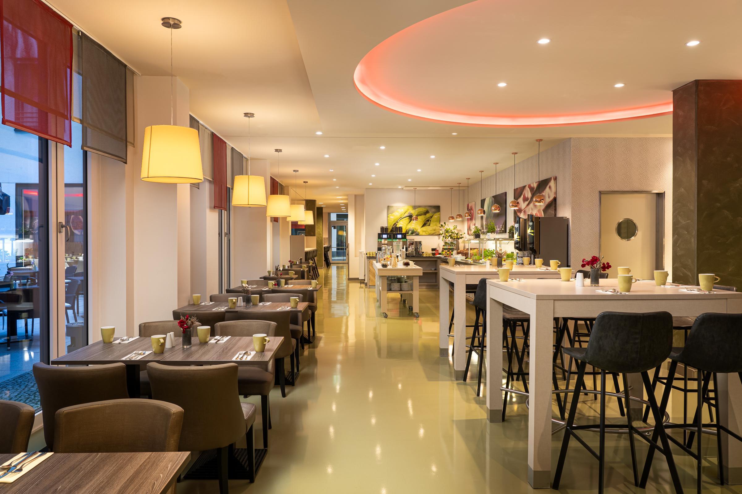 柏林米特莱昂纳多酒店 外观 照片 Breakfast buffet at a modern hotel